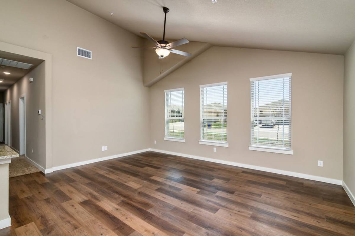 728 Fallow Dr, Venus, TX 76084 - Townhouse for Rent - Image 3