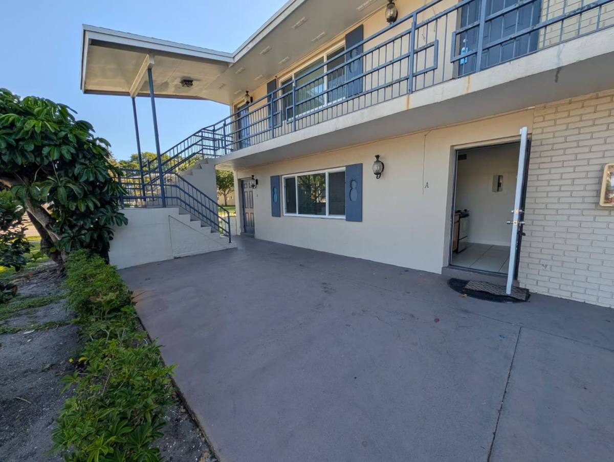 Apartment for rent at 817 Lighthouse Dr, North Palm Beach, FL 33408