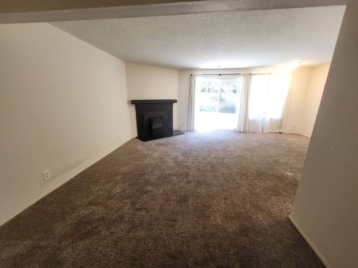 Townhouse for rent at 928 Blue Heron Ave NE, Bainbridge Island, WA 98110