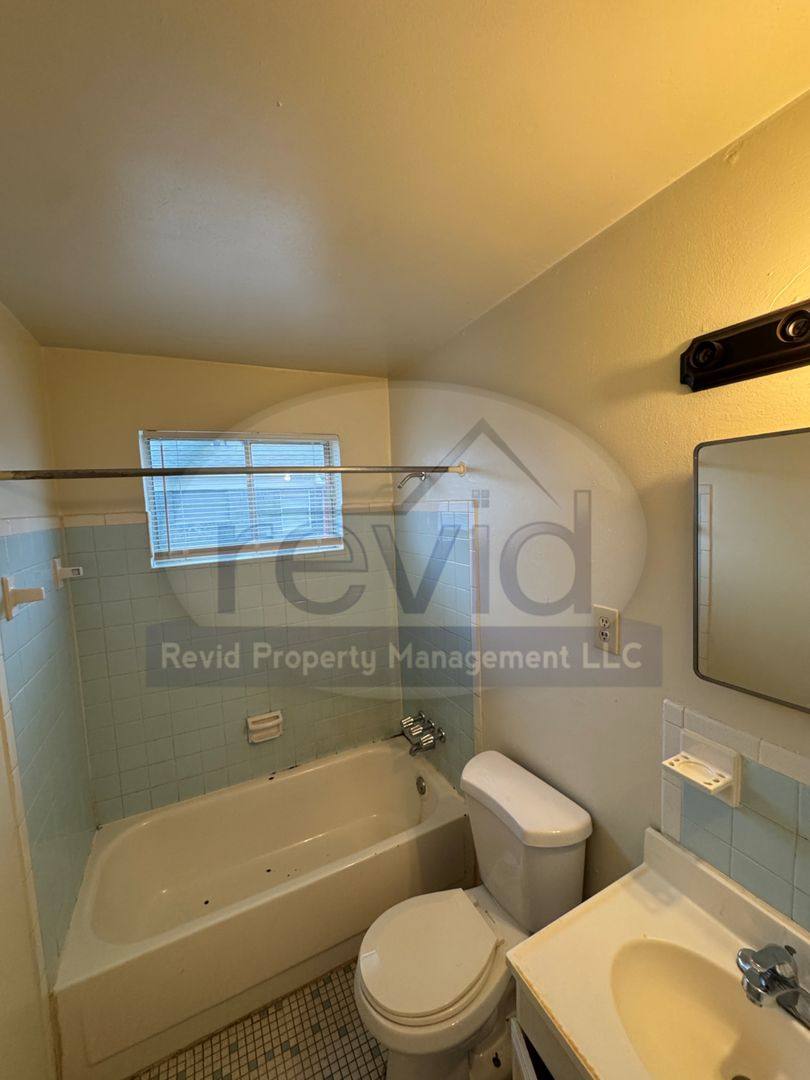 Apartment for rent at 2412 Charjean, Memphis, TN 38114