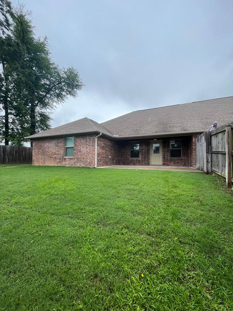 Townhouse for rent at 4011 Stonebridge Dr, Tyler, TX 75707