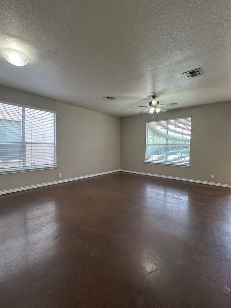 Apartment for rent at 200 Sandstone Dr Ab, Jarrell, TX 76537