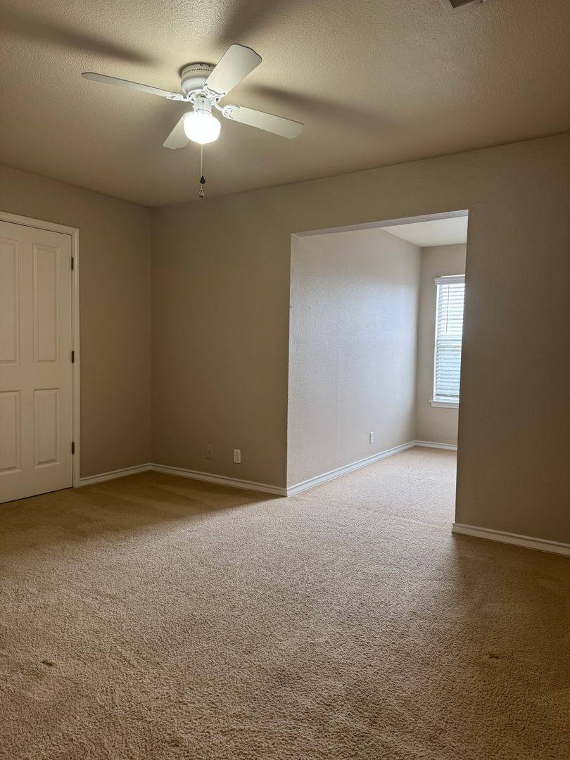 Apartment for rent at 200 Sandstone Dr Ab, Jarrell, TX 76537