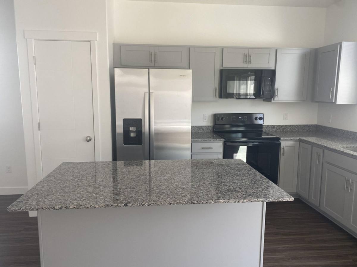Apartment for rent at 902 W River Vine Dr, West Valley City, UT 84119