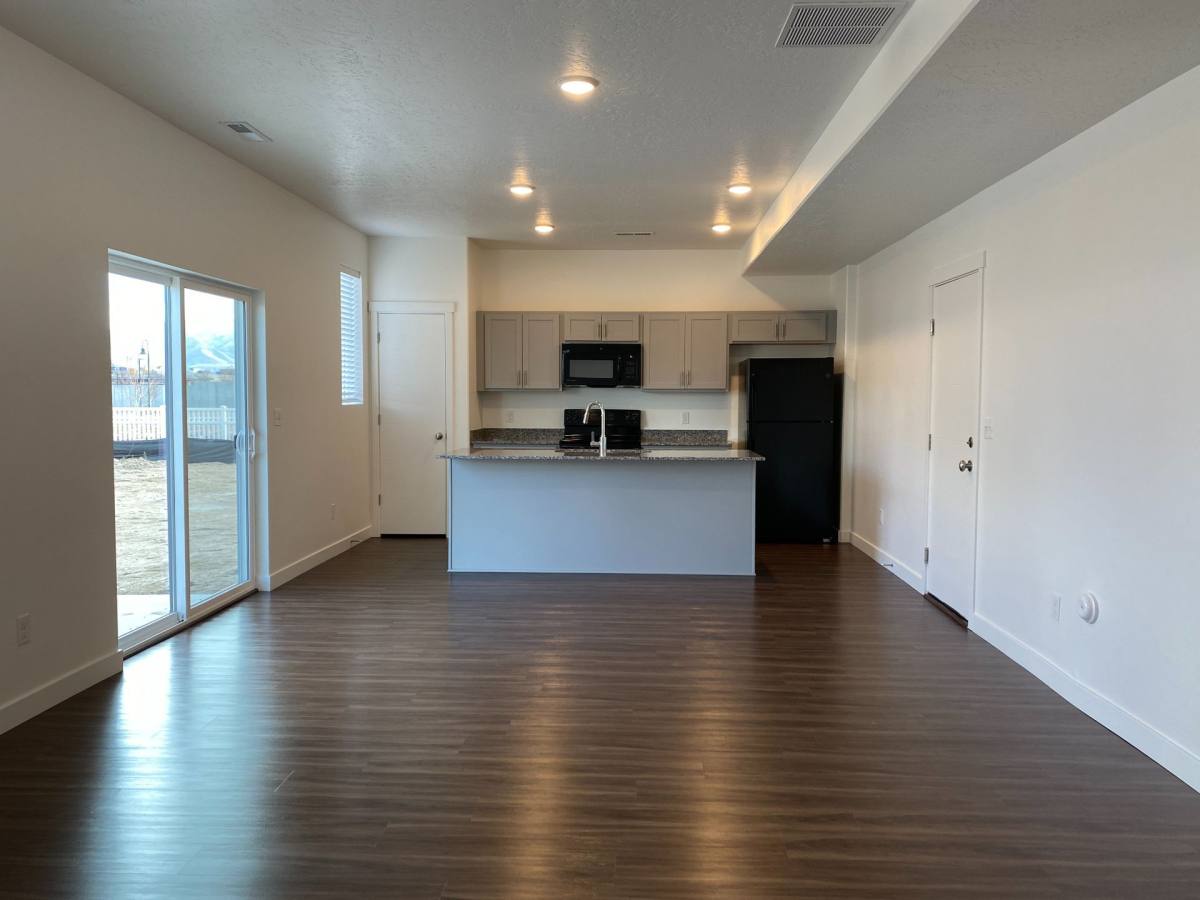 Apartment for rent at 902 W River Vine Dr, West Valley City, UT 84119