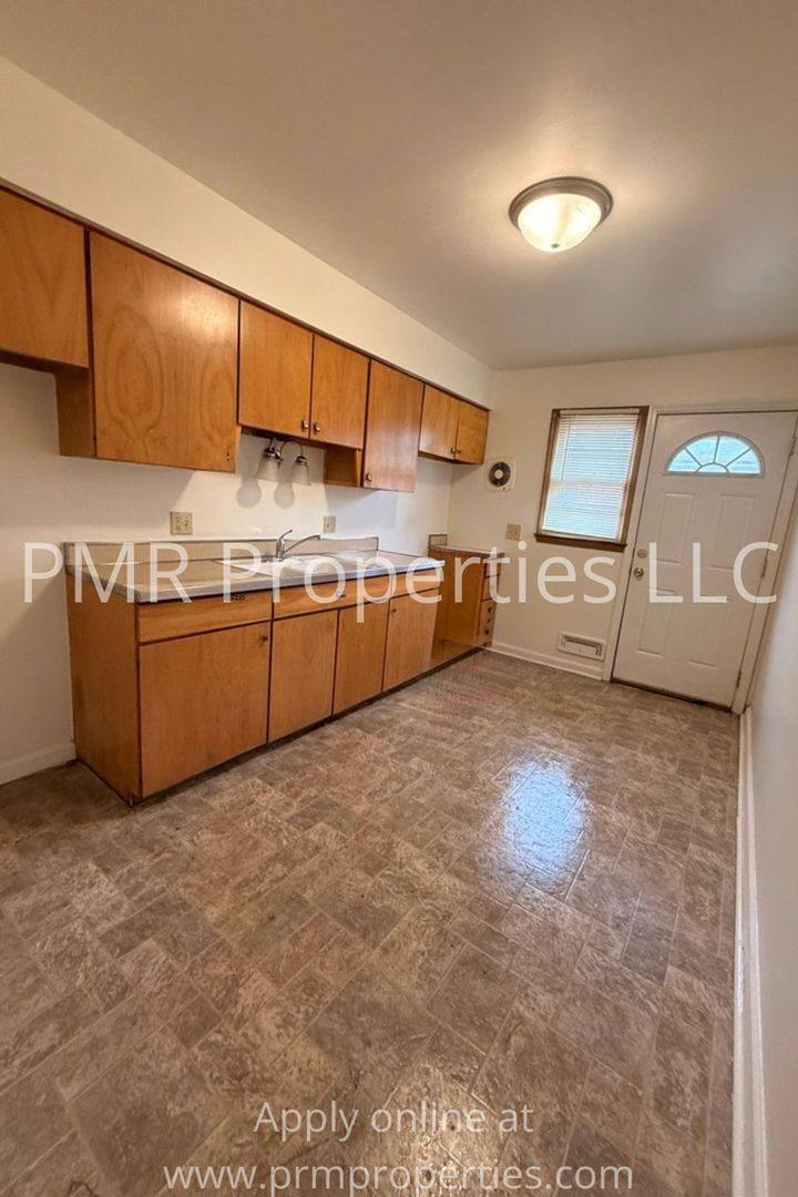 Apartment for rent at 4512 Bedford Ave, Omaha, NE 68104