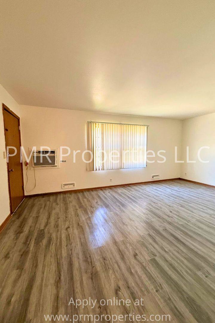 Apartment for rent at 4512 Bedford Ave, Omaha, NE 68104