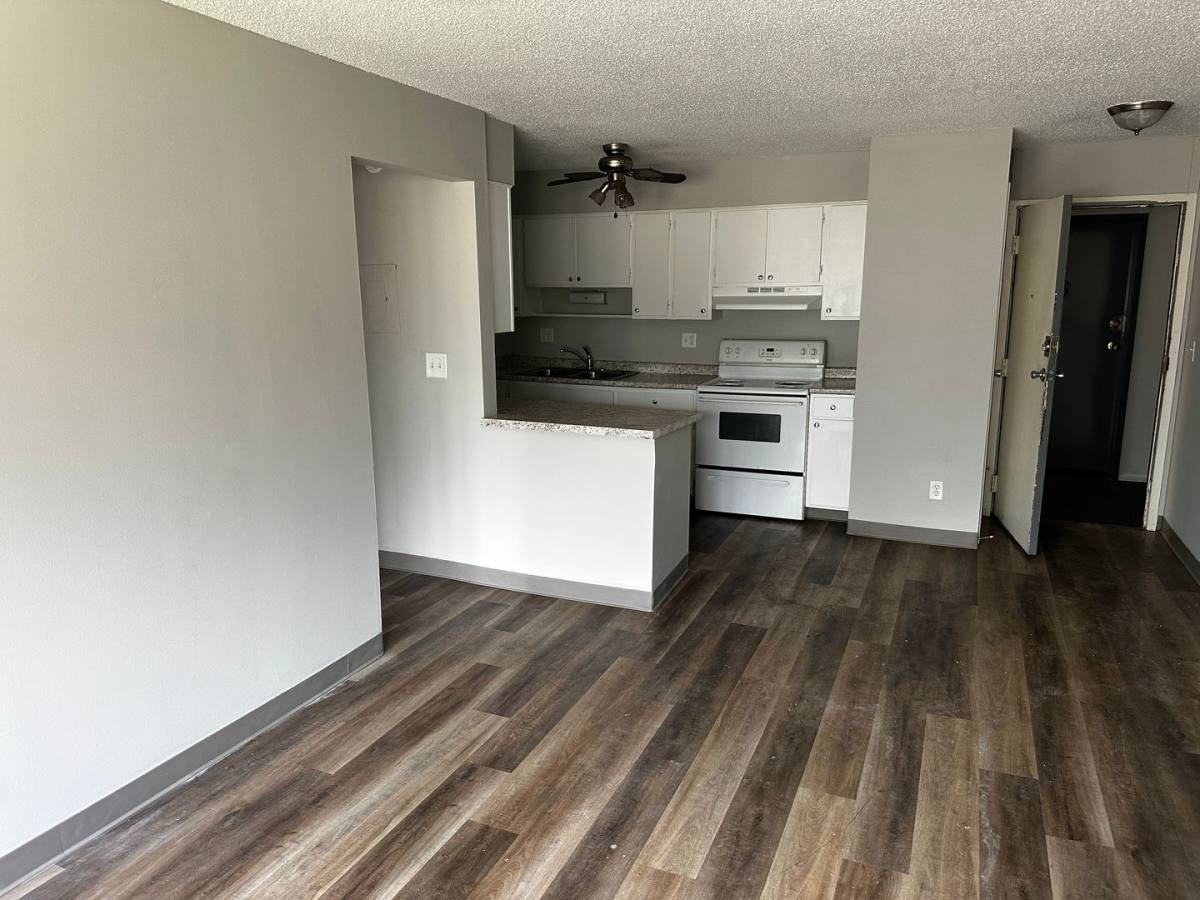 Apartment for rent at 810 Payton Ave, Des Moines, IA 50315