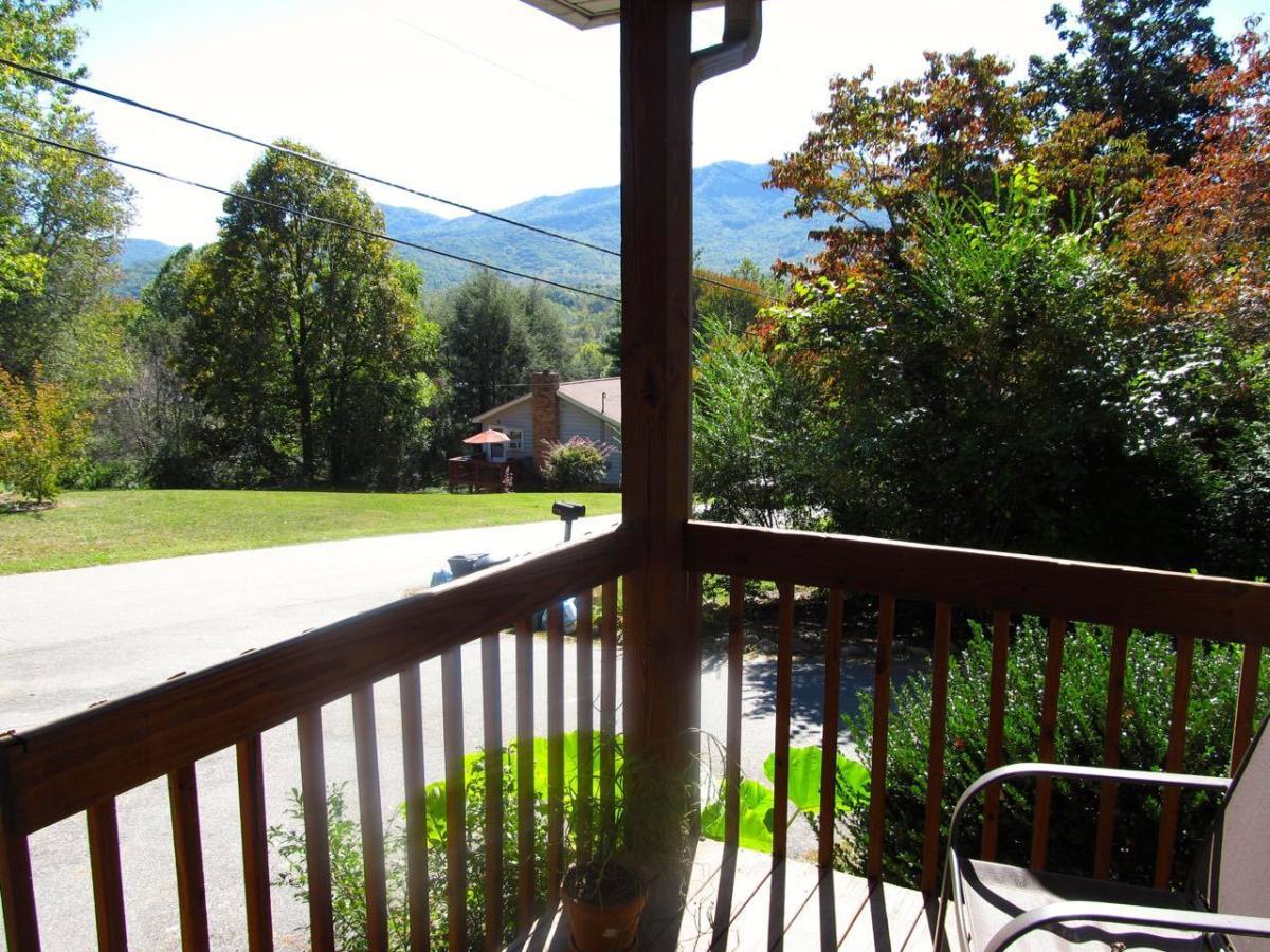Apartment for rent at 208 Gatchell St, Black Mountain, NC 28711