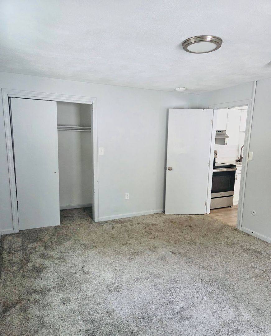 Apartment for rent at 272 Worcester St, West Boylston, MA 01583