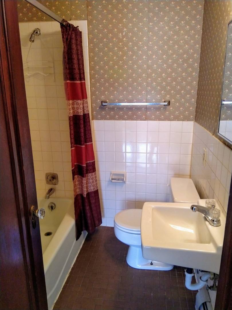 Apartment for rent at 2933 Delaware Ave, Buffalo, NY 14217