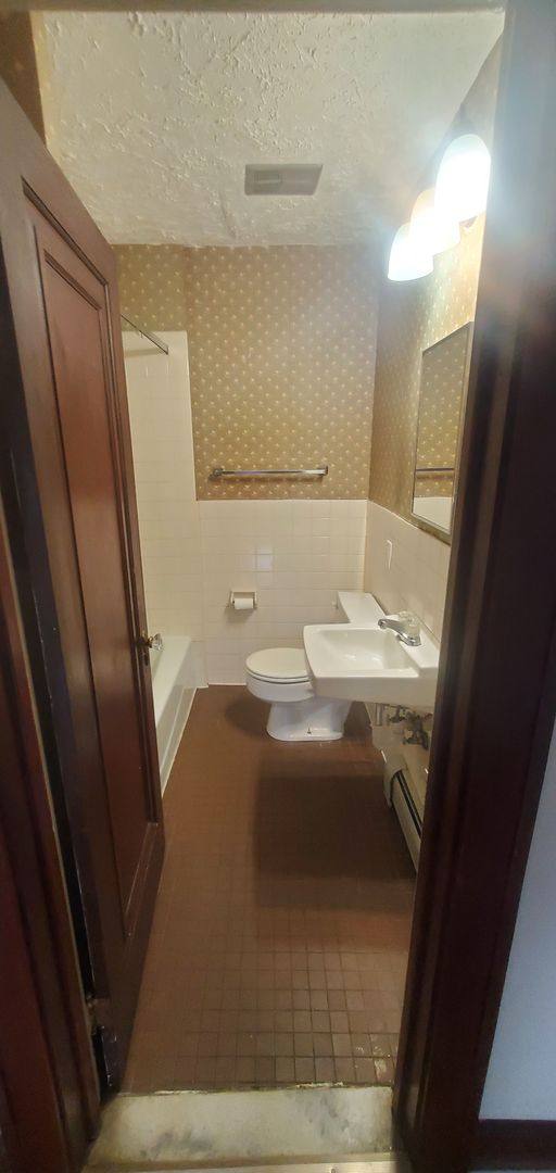 Apartment for rent at 2933 Delaware Ave, Buffalo, NY 14217