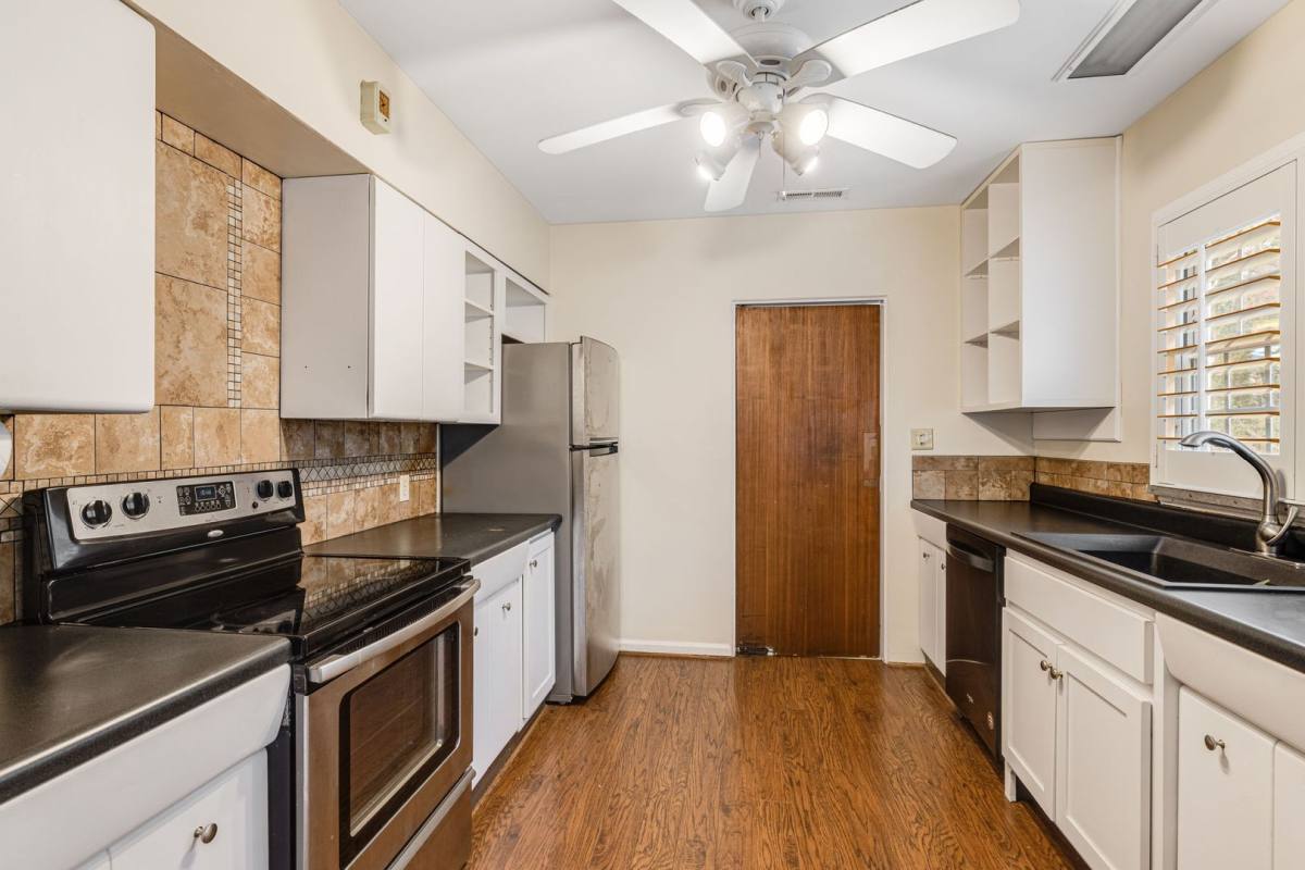 House for rent at 100 Lakeshore Dr, Asheville, NC 28804