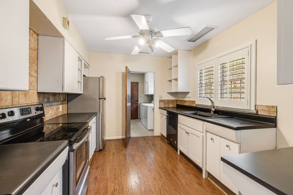 House for rent at 100 Lakeshore Dr, Asheville, NC 28804