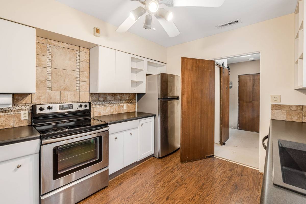 House for rent at 100 Lakeshore Dr, Asheville, NC 28804