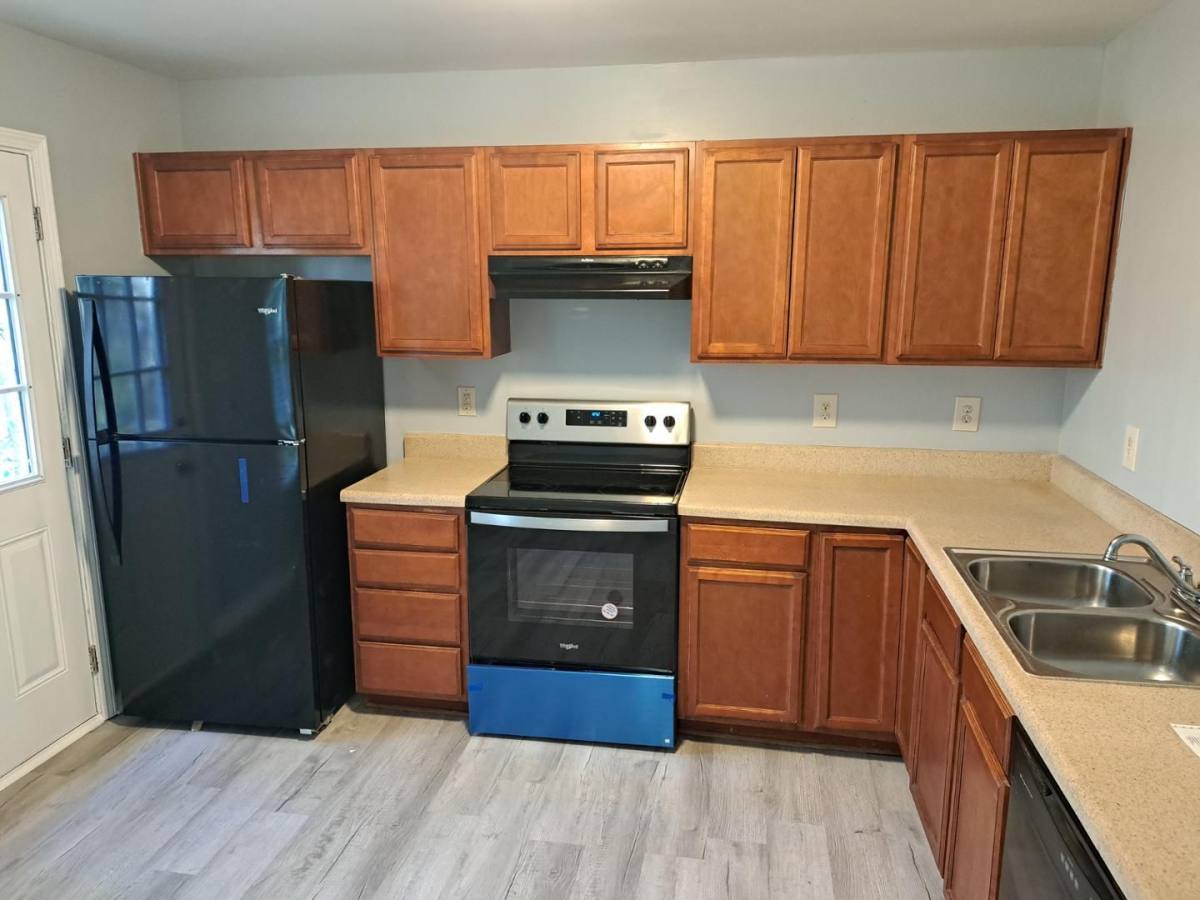 Townhouse for rent at 4220 Kaplan Dr, Raleigh, NC 27606