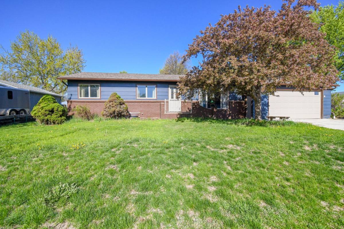 House for rent at 103 Perry Lane, Harrisburg, SD 57032