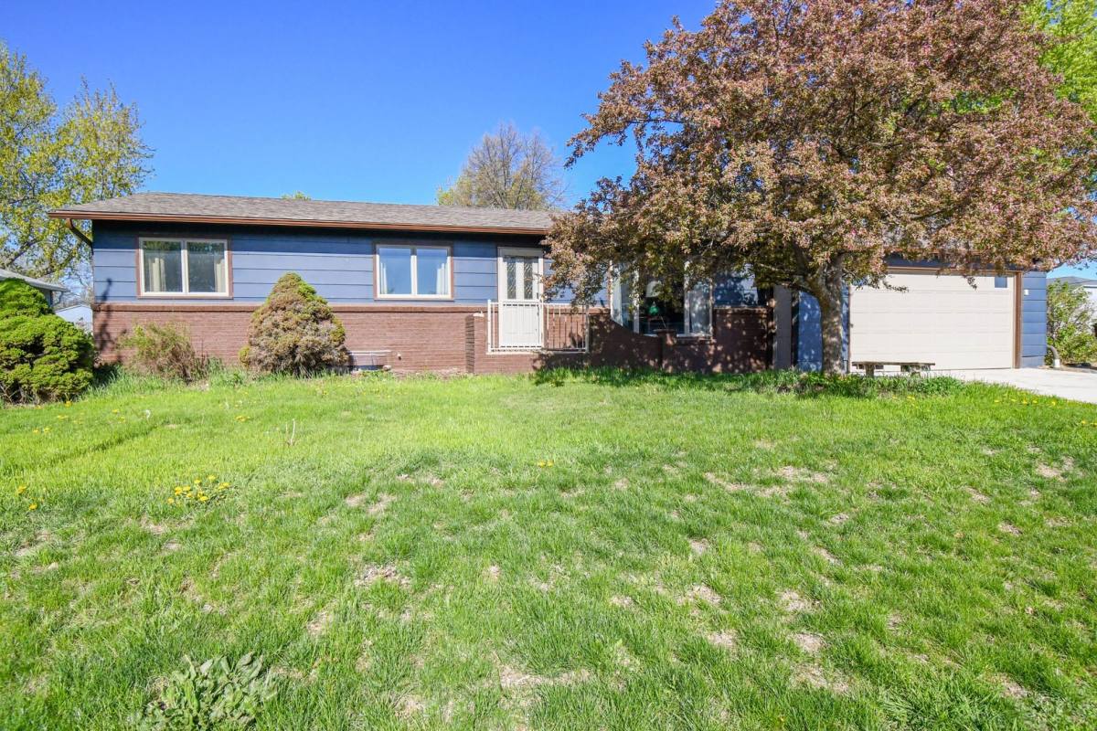 House for rent at 103 Perry Lane, Harrisburg, SD 57032