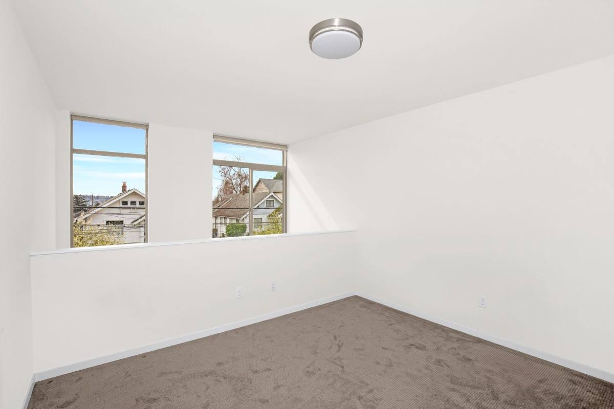 Townhouse for rent at 824 NW 63rd St, Seattle, WA 98107