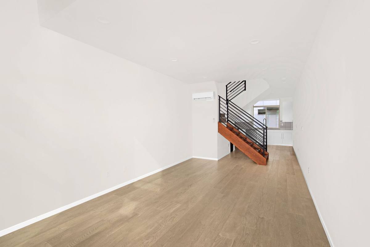 Townhouse for rent at 824 NW 63rd St, Seattle, WA 98107