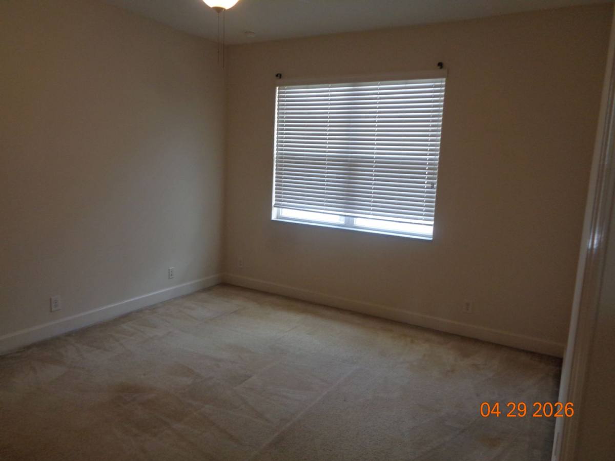 Townhouse for rent at 210 Woodhouse Lane, Deland, FL 32724
