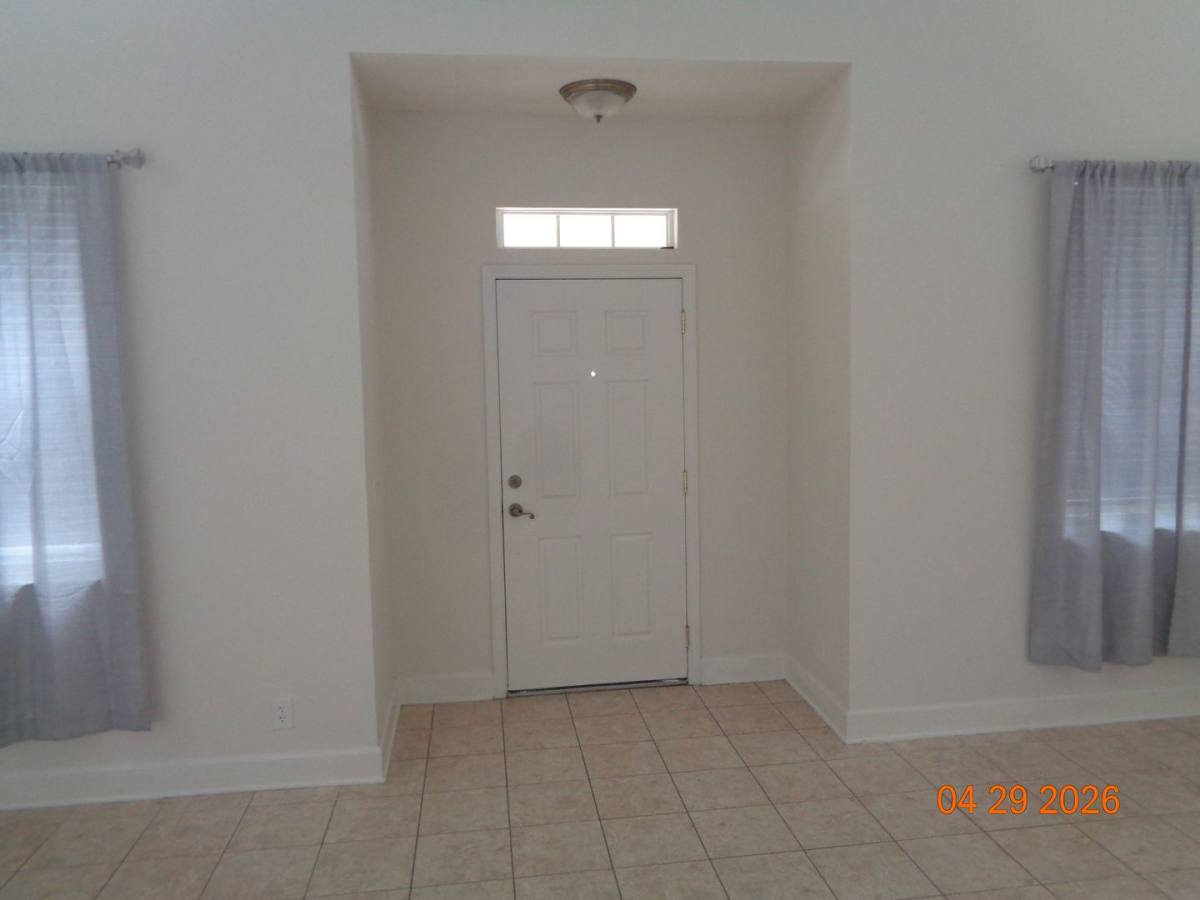 Townhouse for rent at 210 Woodhouse Lane, Deland, FL 32724