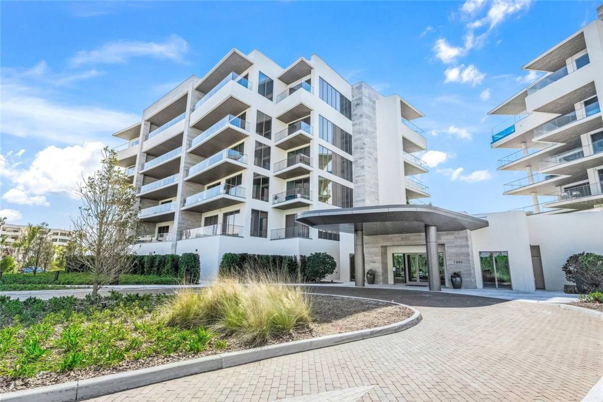 Apartment for rent at 1581 Gulf of Mexico Dr #307, Longboat Key, FL 34228