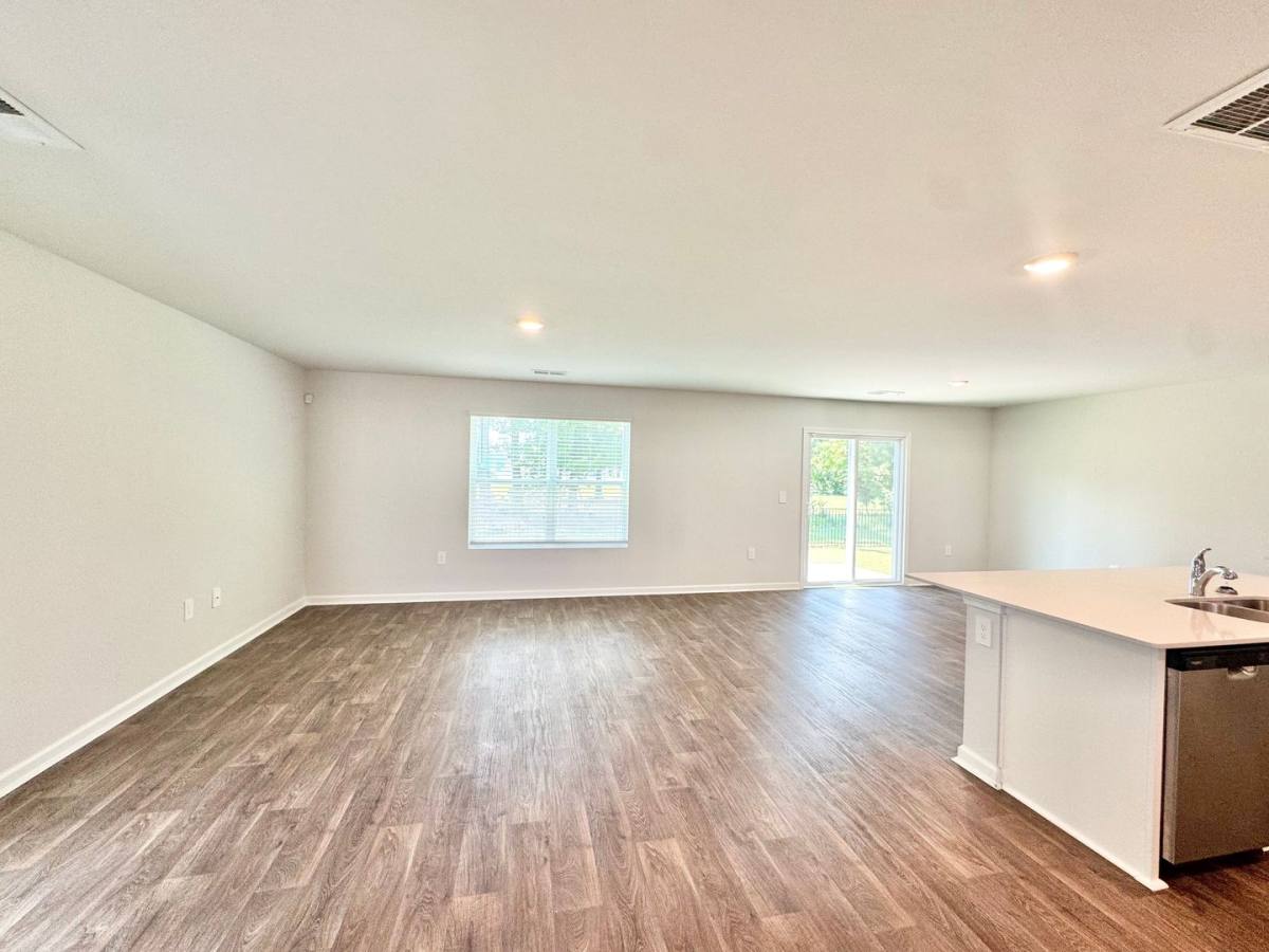 House for rent at 408 Seabreeze Dr, Rincon, GA 31326
