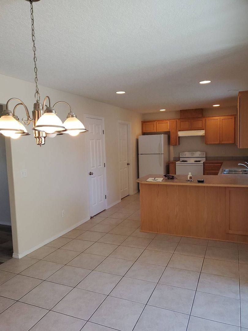 Apartment for rent at 460 Laguna Dr, Moses Lake, WA 98837