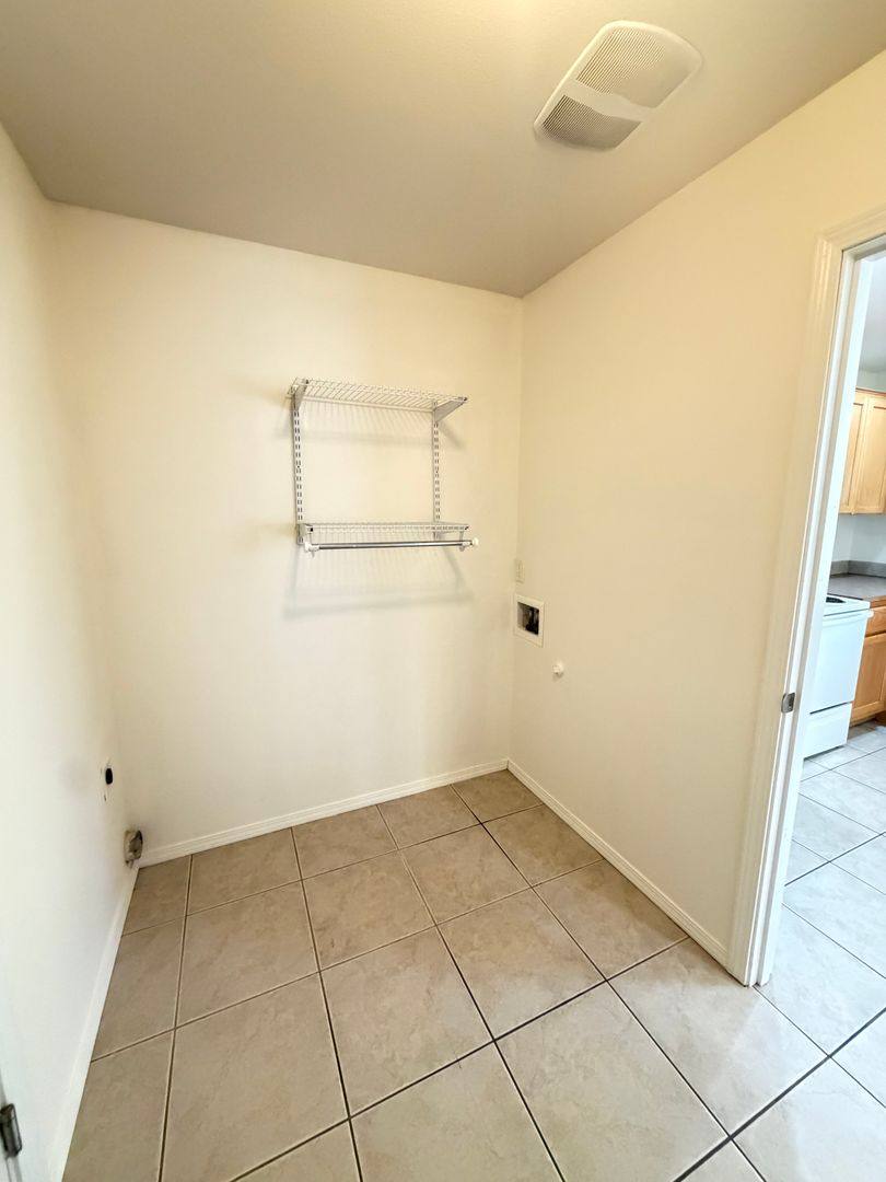 Apartment for rent at 460 Laguna Dr, Moses Lake, WA 98837