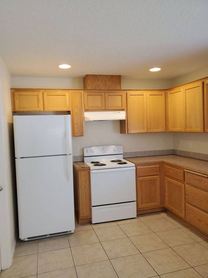 Apartment for rent at 460 Laguna Dr, Moses Lake, WA 98837