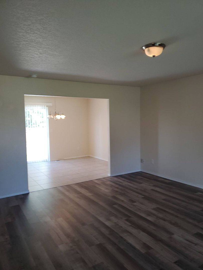 Apartment for rent at 460 Laguna Dr, Moses Lake, WA 98837