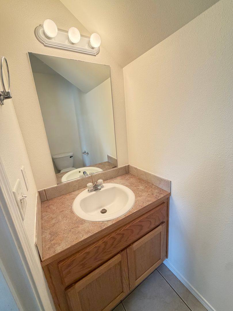 Apartment for rent at 460 Laguna Dr, Moses Lake, WA 98837