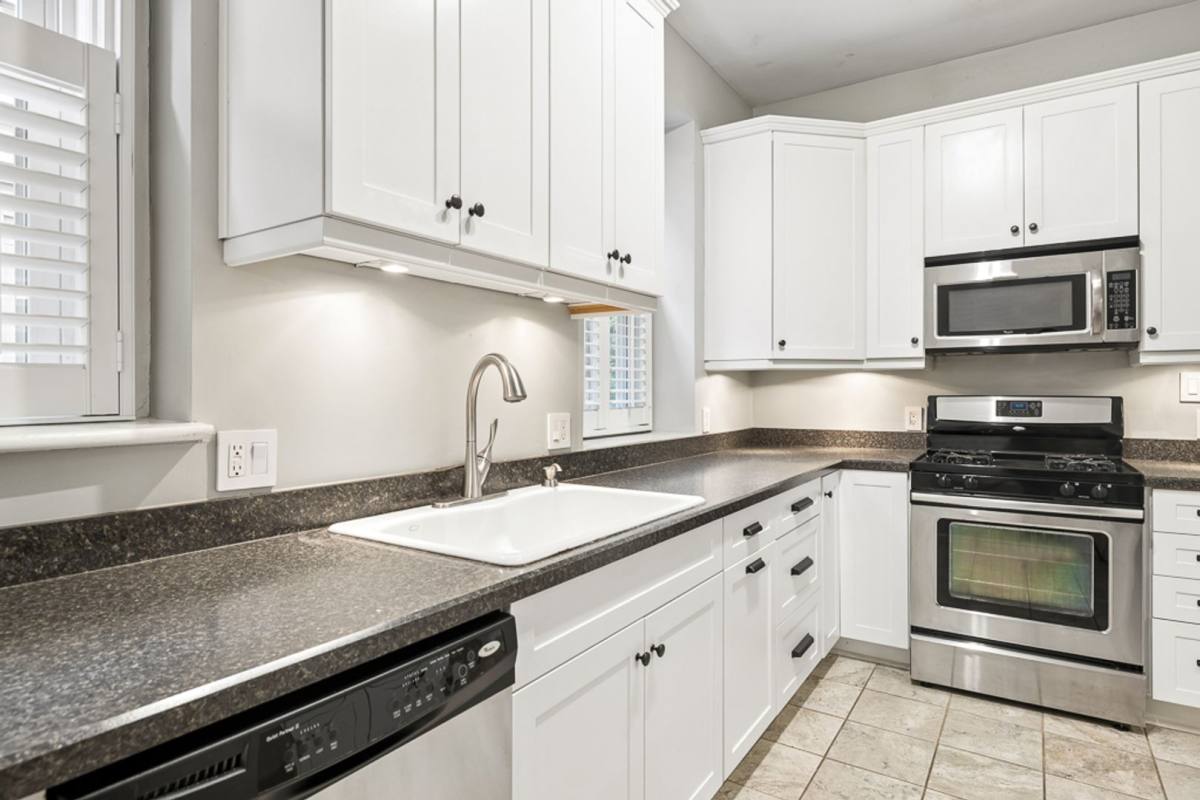 Condo for rent at 912 Matoaka St, Norfolk, VA 23507