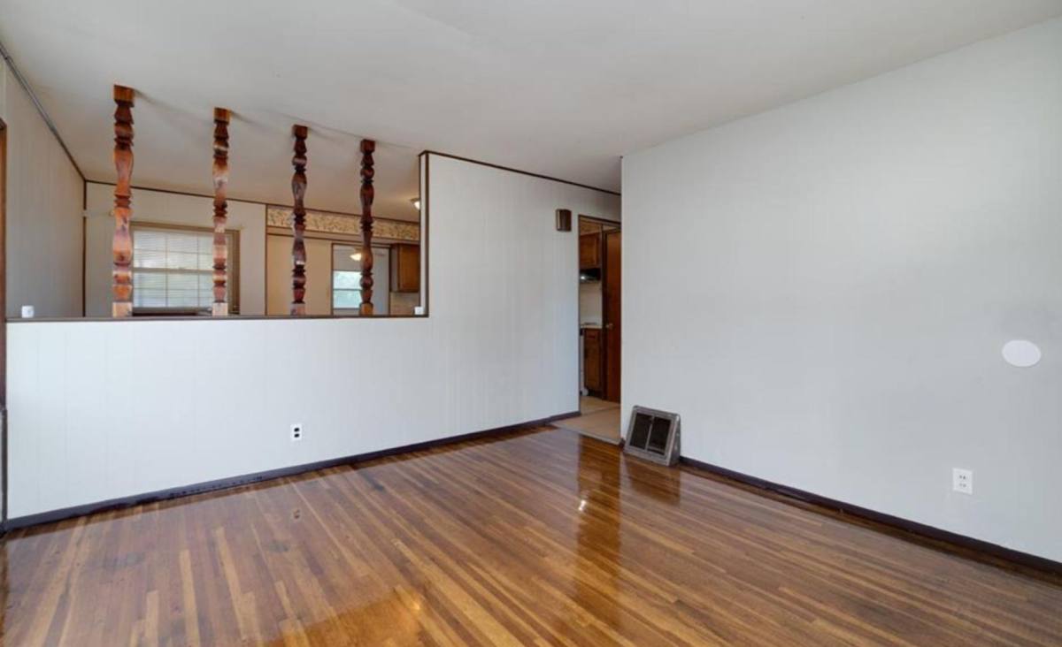 House for rent at 232 Cameron Rd, Saint Louis, MO 63137