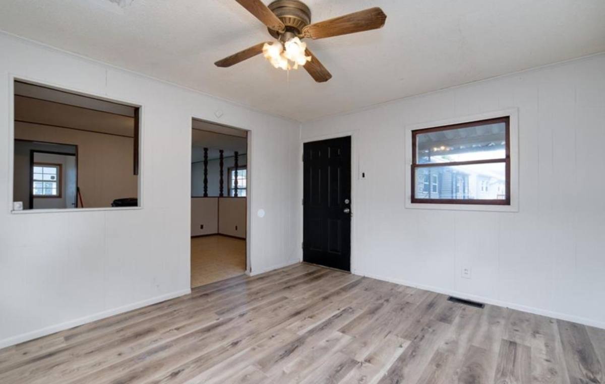 House for rent at 232 Cameron Rd, Saint Louis, MO 63137