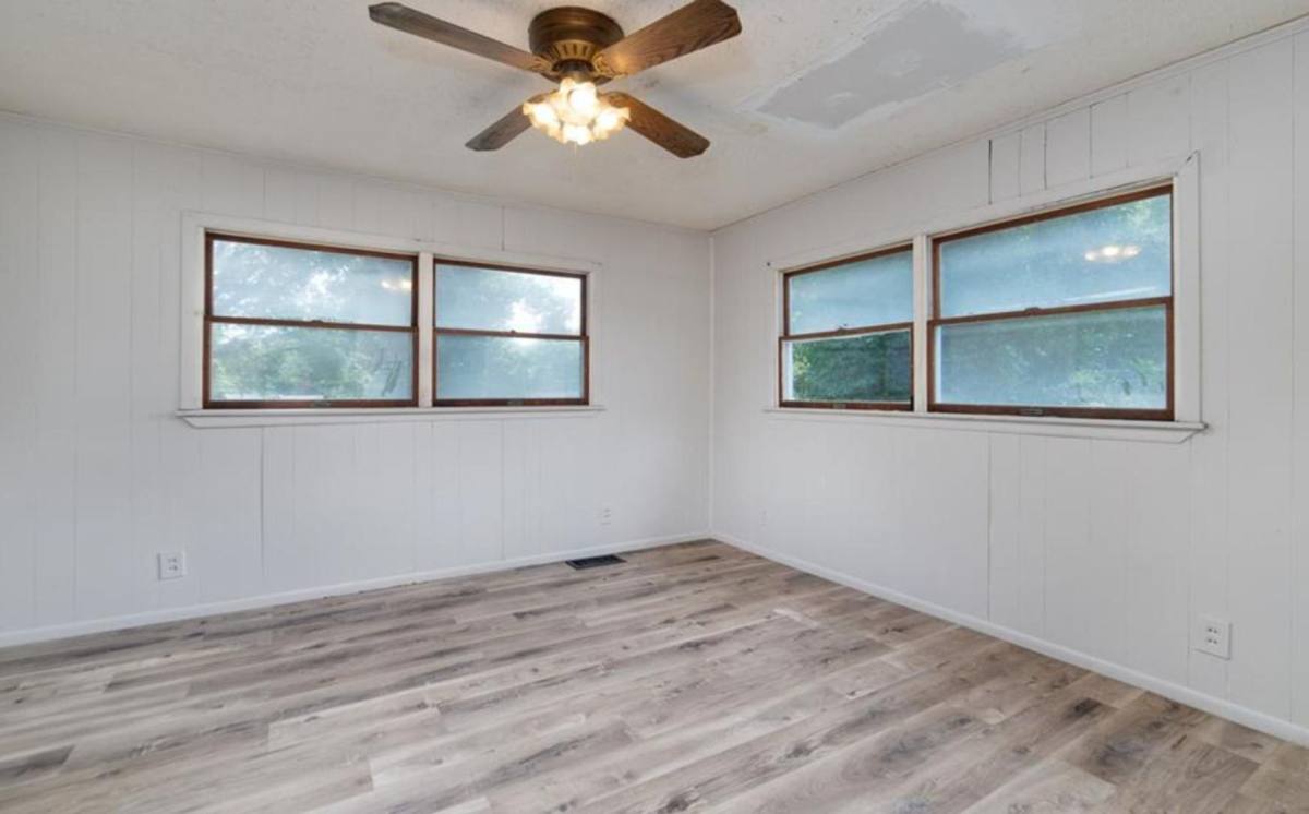 House for rent at 232 Cameron Rd, Saint Louis, MO 63137