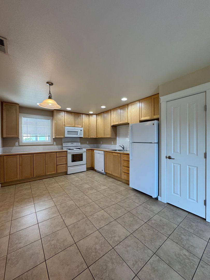 Apartment for rent at 2237 Airport Rd, Ellensburg, WA 98926