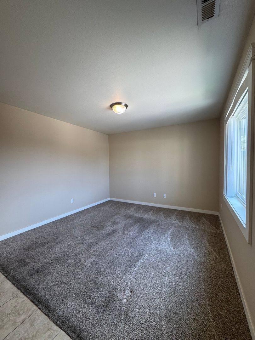 Apartment for rent at 2237 Airport Rd, Ellensburg, WA 98926