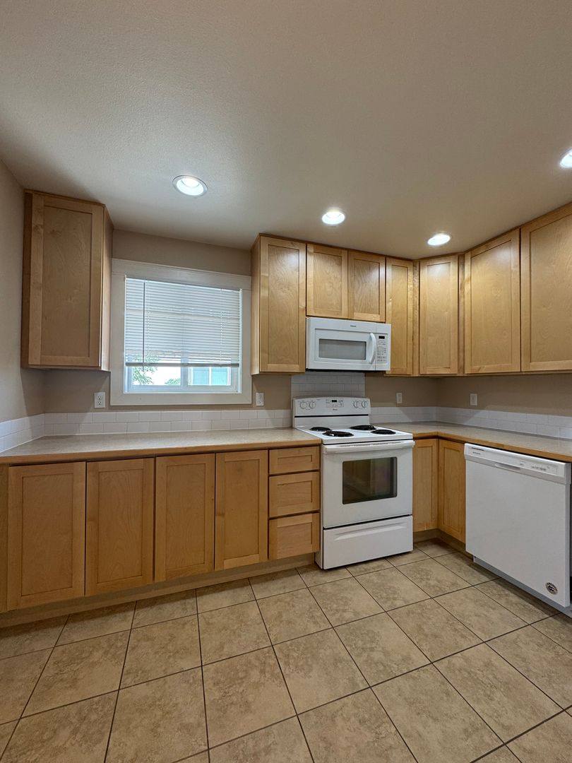 Apartment for rent at 2237 Airport Rd, Ellensburg, WA 98926