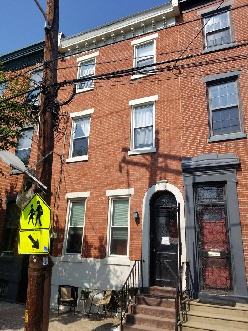 Apartment for rent at 960 N 5th St, Philadelphia, PA 19123