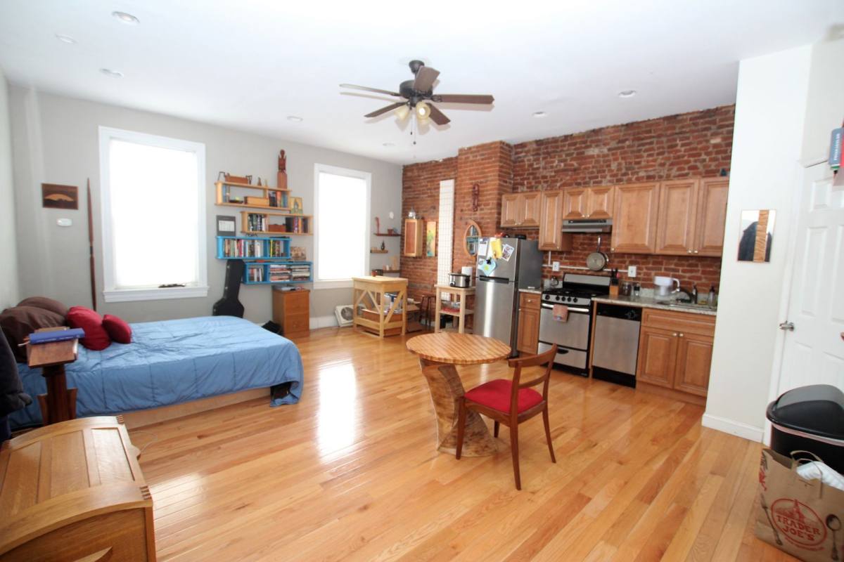 Apartment for rent at 960 N 5th St, Philadelphia, PA 19123