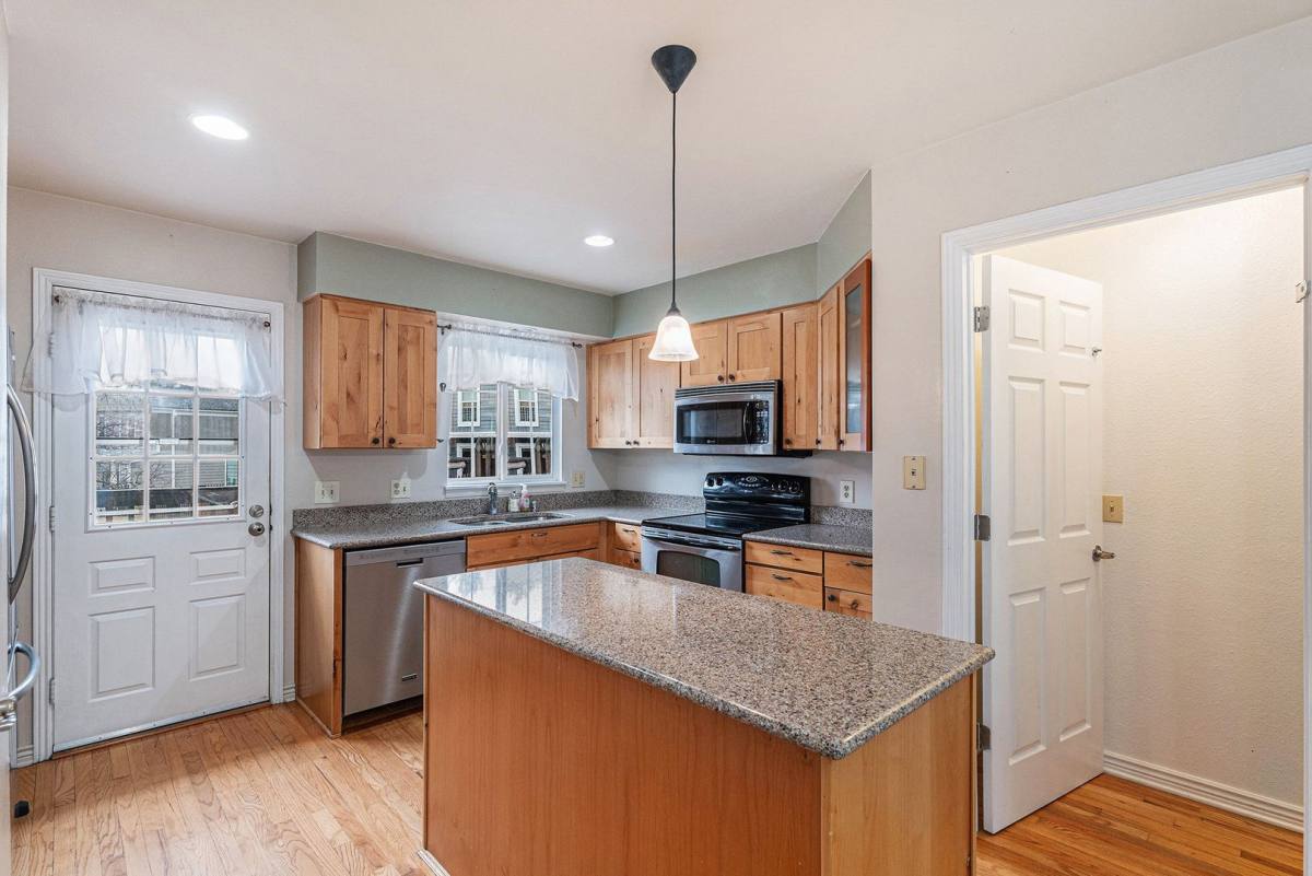 Townhouse for rent at 10587 W Dartmouth Ave, Denver, CO 80227