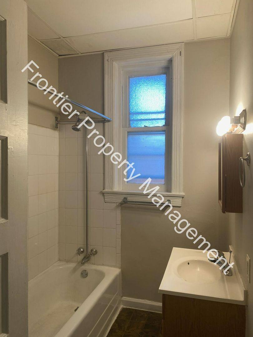 Apartment for rent at 2826 Nebraska Ave, Saint Louis, MO 63118