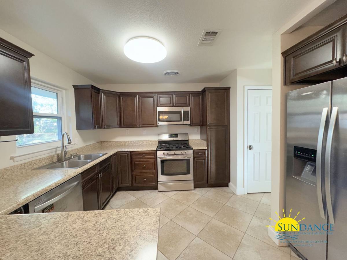 House for rent at 305 Leah Miller Dr, Fort Walton Beach, FL 32548