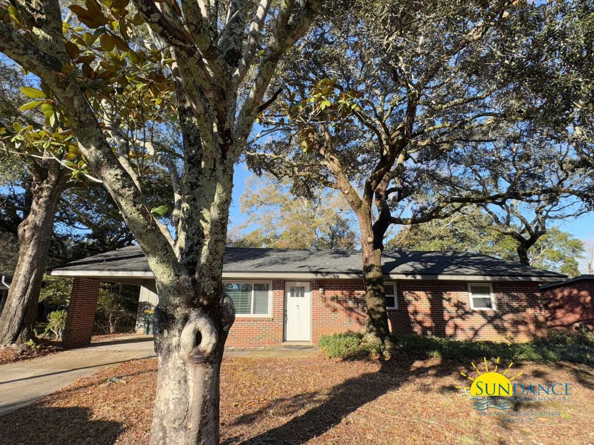 House for rent at 305 Leah Miller Dr, Fort Walton Beach, FL 32548