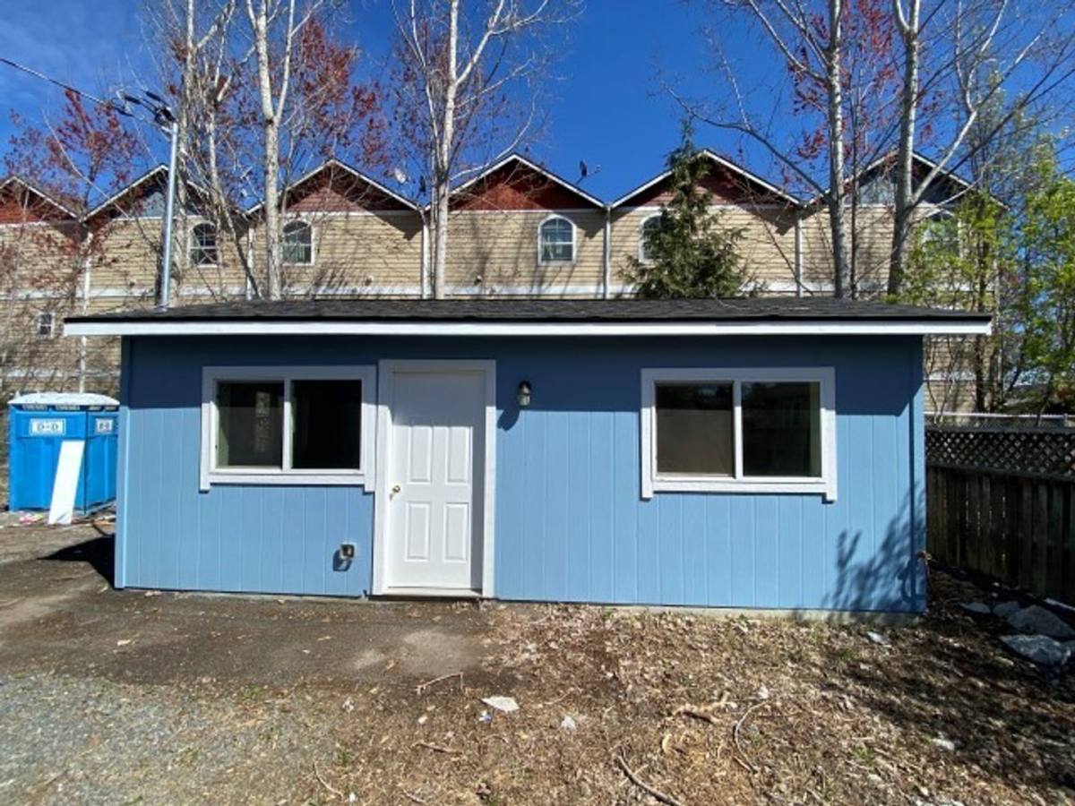 Apartment for rent at 343 345 Berrydale Ave, Medford, OR 97501