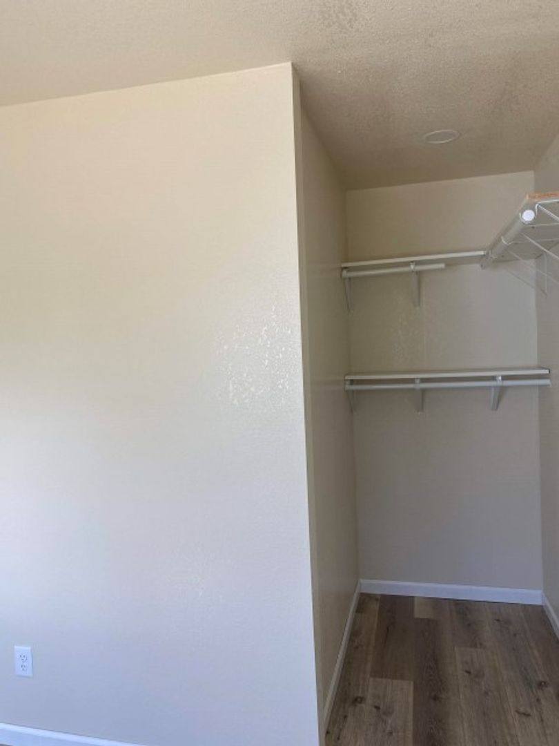 Apartment for rent at 343 345 Berrydale Ave, Medford, OR 97501