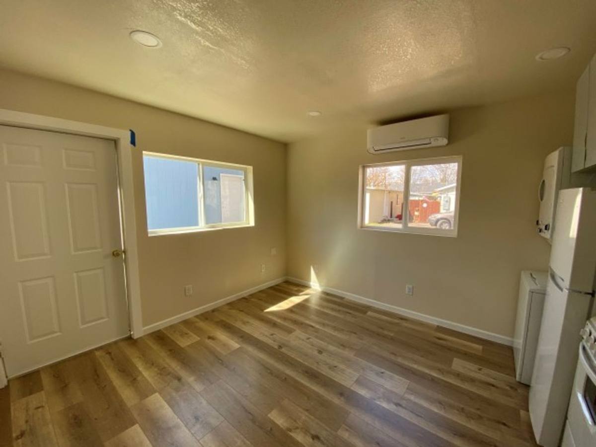 Apartment for rent at 343 345 Berrydale Ave, Medford, OR 97501