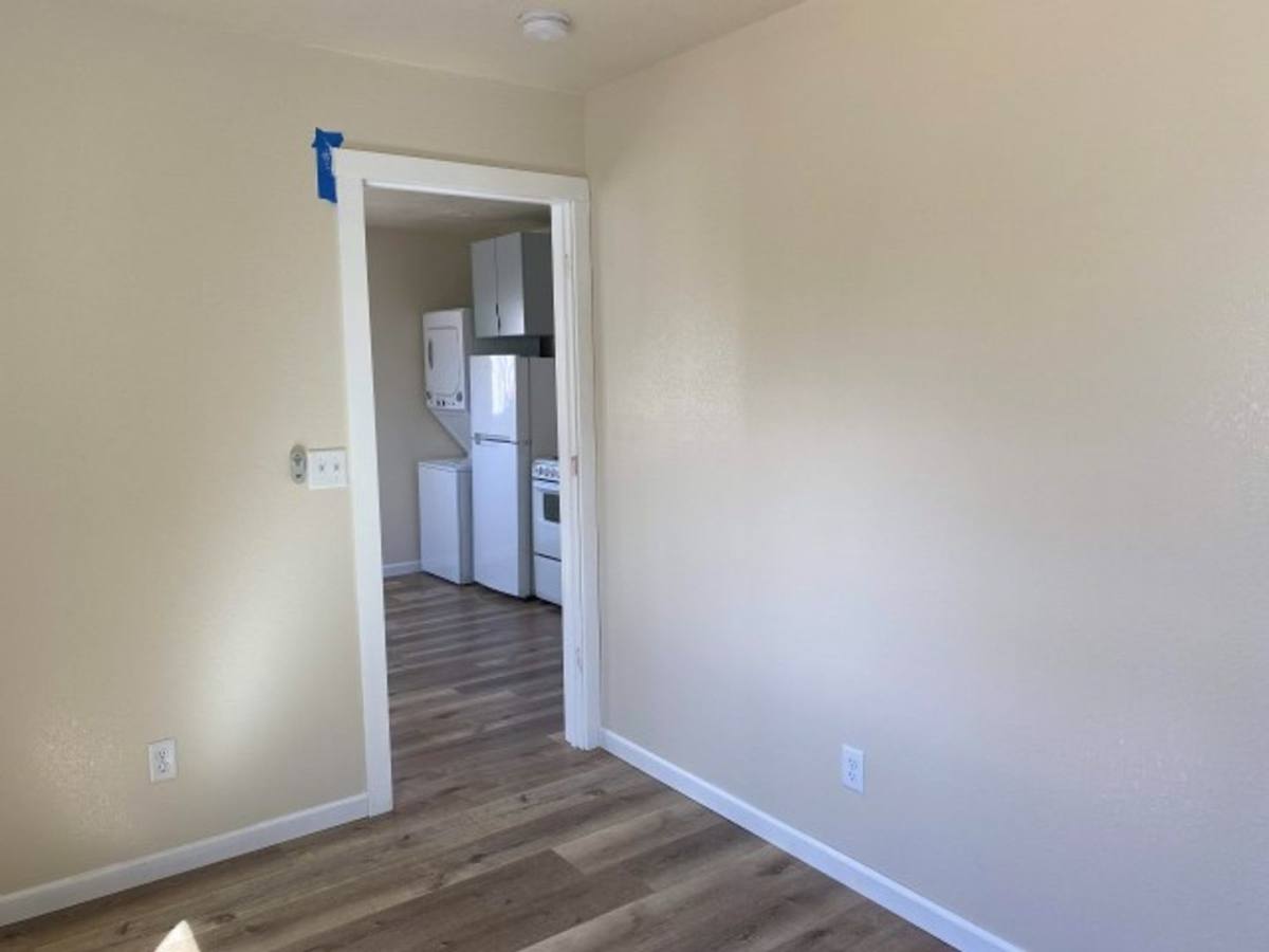 Apartment for rent at 343 345 Berrydale Ave, Medford, OR 97501